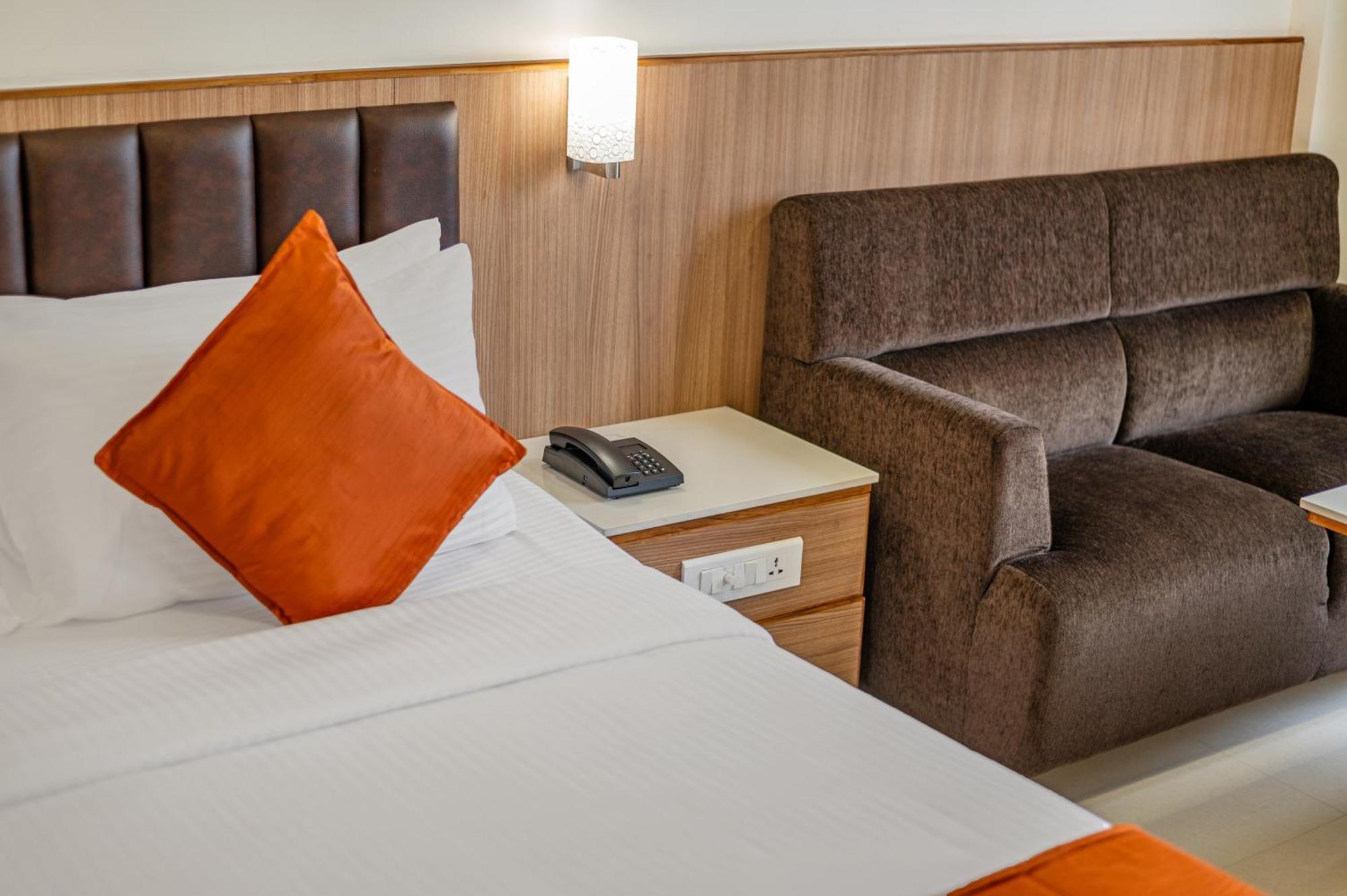 Sterling V Grand Madurai Hotell Exteriör bild
